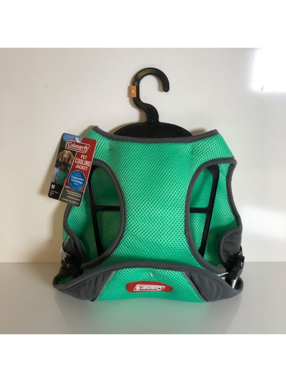 Coleman Pet Cooling Jacket Size Medium Adjustable Fit Dogs Leash Hole Access NEW